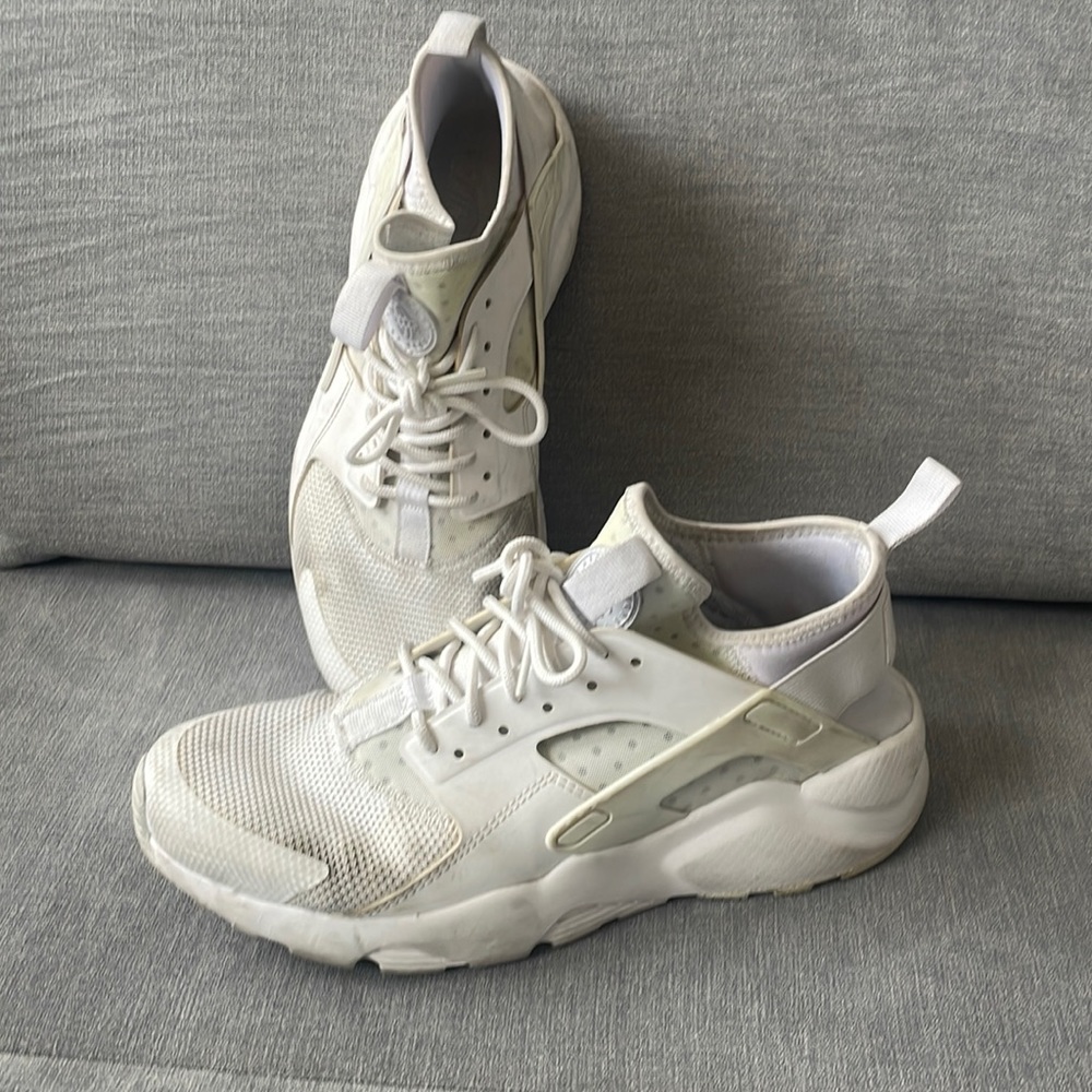 Nike Hurache white shoes